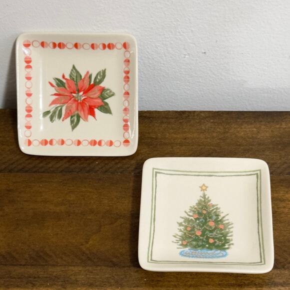 Chad Barrett x Creative Co-Op Christmas Tree and Poinsettia - 4" Trinket Dish - Picture 6 of 10